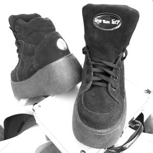 ON YOUR FEET   Hightop platform creepers